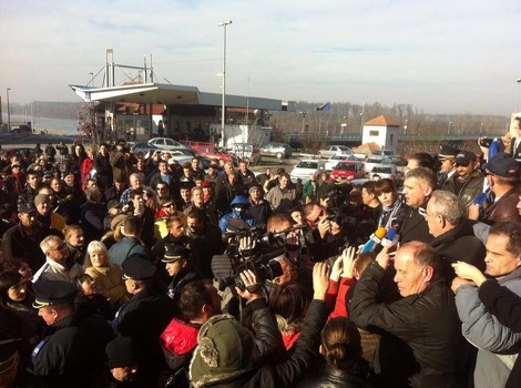 Gradonačelnika Brčkog, Antu Domića demonstranti zarobili