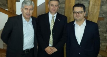 Dogovor Čović-Raguž-Karamarko: Dograditi i jačati HNS