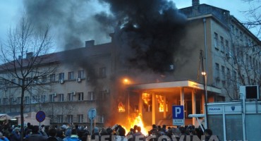 Grad palili mladi Mostarci