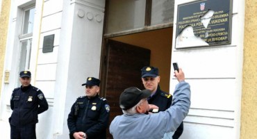 Od rujna dvojezične ploče razbijane tridesetak puta