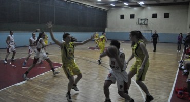 ŽKK Zrinjski 2010: Pobjeda juniorki, poraz kadetkinja i predkadetkinja