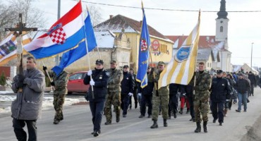 Mimohod kroz Tovarnik u spomen na 48 žrtava