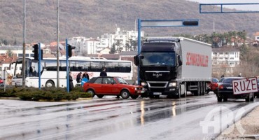 Na ulazu u Široki šleper se zabio u Golfa