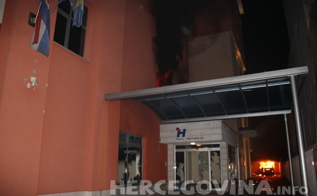 Neredi Mostar