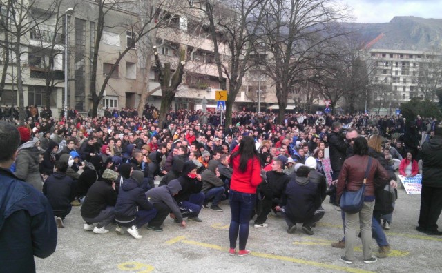 prosvjedi, Mostar, Mostar, paljenje, prosvjedi, šteta