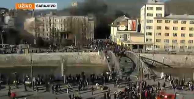 Sarajevo: Prosvjednici zahtijevaju ostavku Vlade Federacije do 19. sati