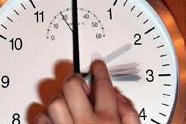 Večeras pomjerite sat 60 minuta unaprijed