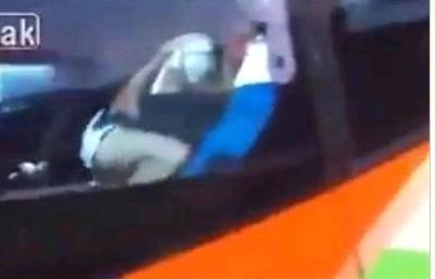 Seks u autobusu pored prozora bez imalo srama