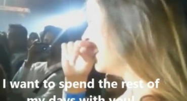 Blamaža godine: Zaprosio voljenu na koncertu i dobio 'ne' ispred 20 tisuća ljudi