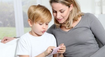 Tableti i pametni telefoni uzrokuju premalo sna kod djece