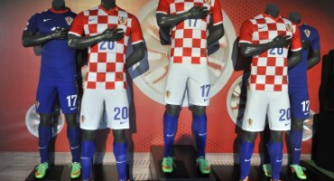 Niko Kovač, novi dres, Vatreni, Hrvatska vatreni, crveno-bijele 'kockice'., dresovi, Hrvatska, BIH