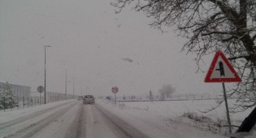 Na Vlašiću 80 cm snijega, u Zavidovićima prijete i zmije!