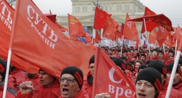 50.000 Rusa na moskovskim ulicama protiv okupacije Krima