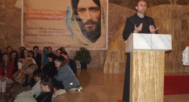 Tisuće vjernika na seminaru na Kočerinu