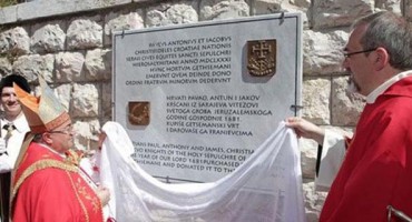 Hrvatima iz BiH otkrivena spomen ploča u Getsemanskom vrtu