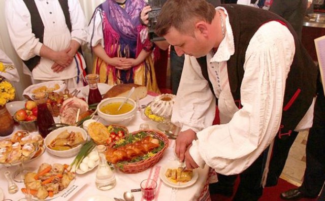 Gastromanifestacija: Na stolovima 1.000 sarmi na razne načine