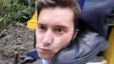 Htio snimiti selfie, a dobio cipelom u glavu