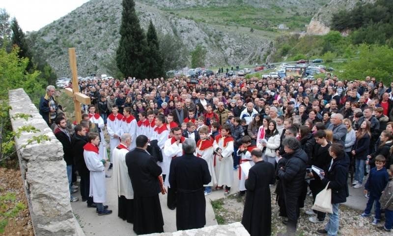 Mostar: Održan križni put na brdu Hum