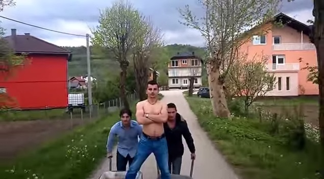 Pogledajte parodiju Krajišnika na Van Dammeovu reklamu za Volvo