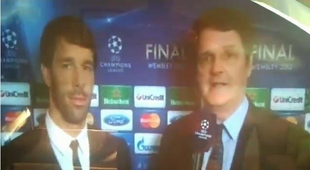 Biseri Saše Vugdalića : Ono kad pokuša uzeti izjavu od Van Nistelrooya, a ne zna engleski