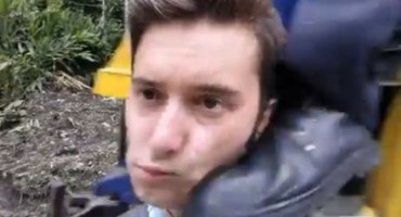 Htio snimiti selfie, a dobio cipelom u glavu