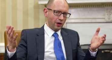 Arsenij Jacenjuk, Ukrajinski premijer, optužio Rusiju, ukrajina
