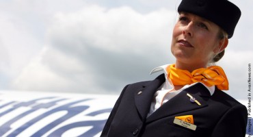 Ilegalni imigrant stavio žilet stjuardesi pod vrat