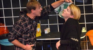 Predstava HNK Mostar  Ljepotica iz Leenanea u srijedu 11.06.2014. na Maloj sceni kazališta