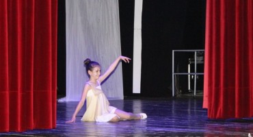 Mostar: Izvedena dječija plesna predstava Bijeli svijet, šareni svijet