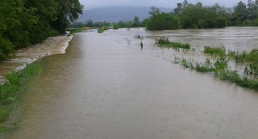 Bosanski Šamac i Domaljevac potpuno poplavljeni, nove žrtve 