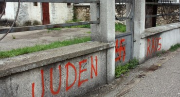Grafit 'Juden raus' i kukasti križ osvanuli u Mostaru