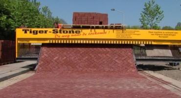 strojno popločavanje ulica, Tiger-stone, pogonjen električnom energijom, Nizozemska
