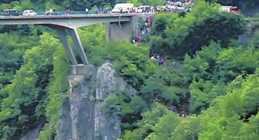 U stravičnoj prometnoj nesreći poginule tri djevojke