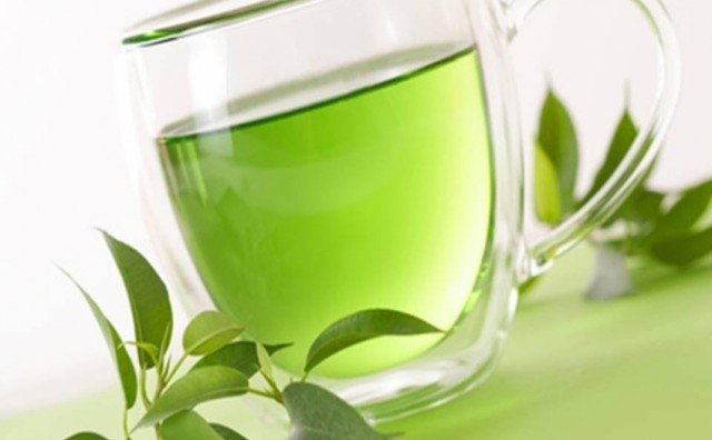 Zeleni čaj ublažava efekte pušenja 