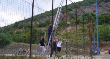 Posljednje pripreme za Fan zonu hrvatskih navijača u Vojnu kod Mostara