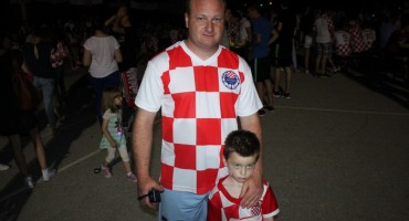 Mostar: Prekrasna navijačka atmosfera u Fan zoni Vojno