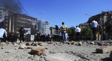 Neredi, sukob prosvjednika s policijom, prosvjedi