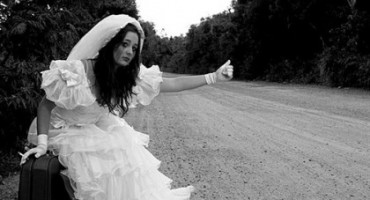 lažna mlada, Novac, bijeg