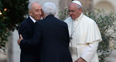 Vatikan, Peres i Abas, u vatikanskim vrtovima, Papa Franjo