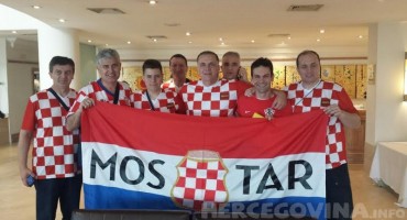 Plemići u Brazilu sa zastavom Mostara