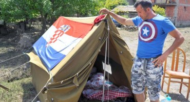 Povratak u Posavske Podgajce: Od svega ostali su nam samo goli i vlažni zidovi