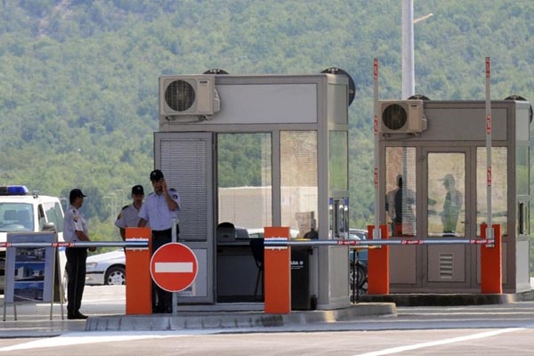 Na Doljanima se čeka oko 30 minuta