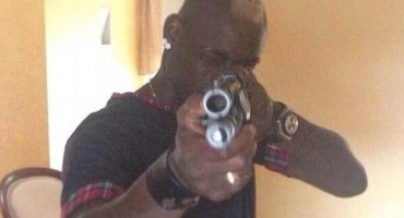 Igrač šokirao s puškom: 'Pozdrav svim mojim neprijateljima!'