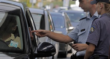 Na graničnom prijelazu Doljani na izlazu čeka se oko dva sata, a na ulazu oko sat vremena