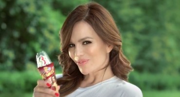 Severina, sladoled, lizanje