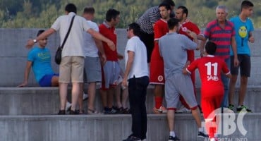 Navijač Veleža isprovocirao igrača svoje momčadi, ovaj se htio obračunati s njim