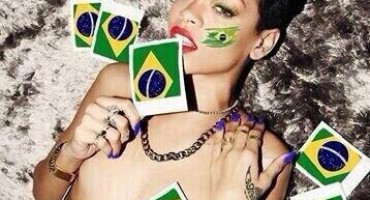 Vatrena navijačica: Rihanna u toplesu dala podršku Brazilu