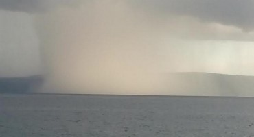 pijavica, podgora, Hvar, nevrijeme, Snažno nevrijeme, Dalmacija, nevrijeme, Snažno nevrijeme, prognoza, vremenska prognoza, nevrijeme, vremenska prognoza, zoran vakula, vremenska prognoza