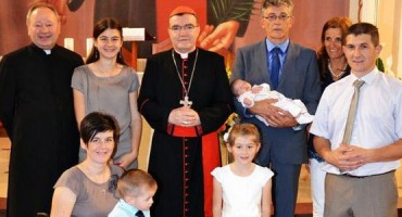 Iako je u invalidskim kolicima hrabra Duvanjka rodila četvero djece