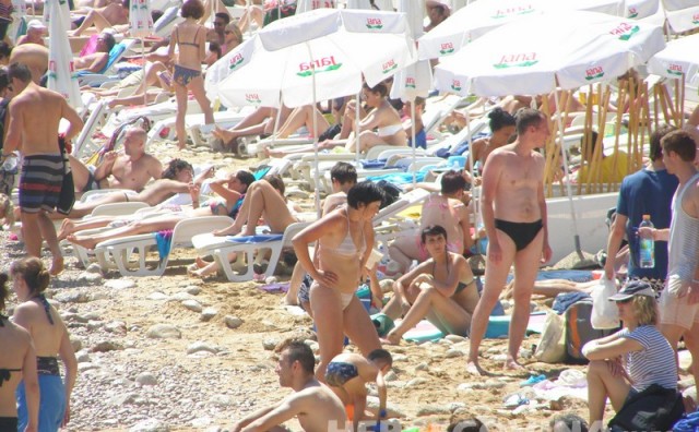 Njivice nudistička gole plaža pesak